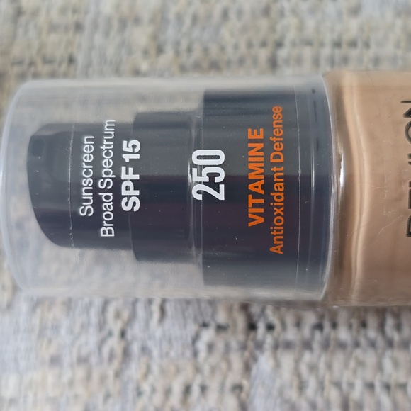 REVLON BRAND COLORSTAY LONGWEAR MAKEUP FOUNDATION #250 FRESH BEIGE BUNDLE OF 2 - Picture 3 of 5
